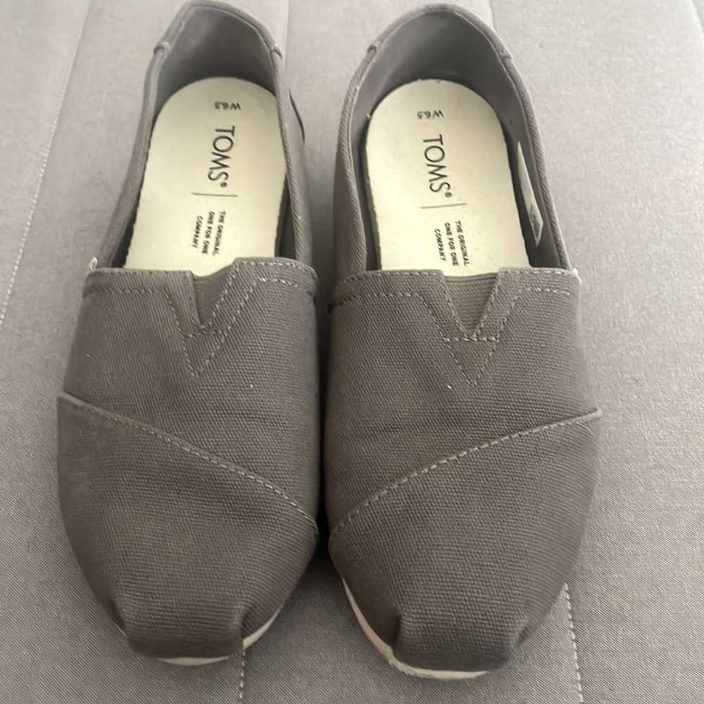 Toms shoes